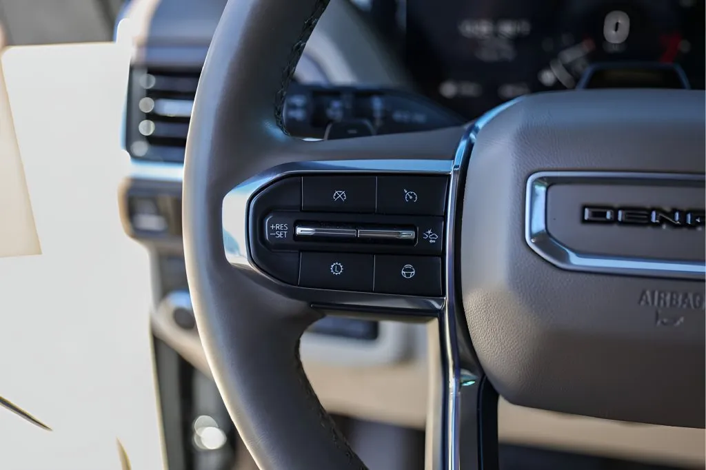 GMC Yukon XL photo 17