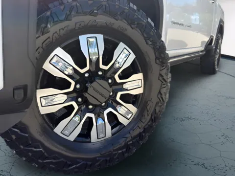 More photos of 2025 GMC Sierra 2500 HD Denali at Covert Buick GMC, TX