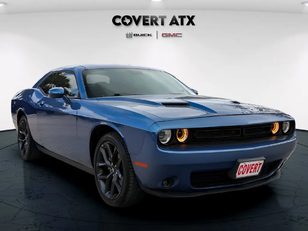Dodge Challenger photo 8