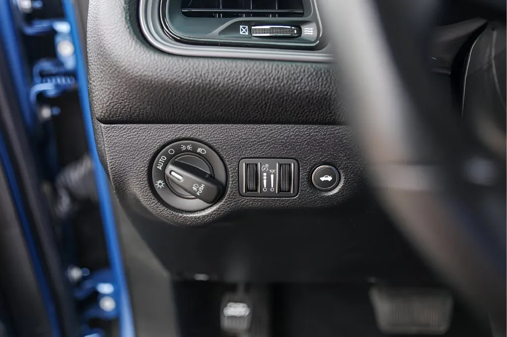 Dodge Challenger photo 17