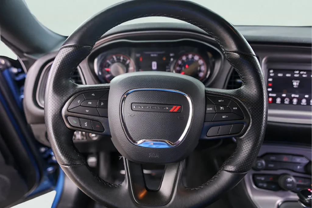 Dodge Challenger photo 14