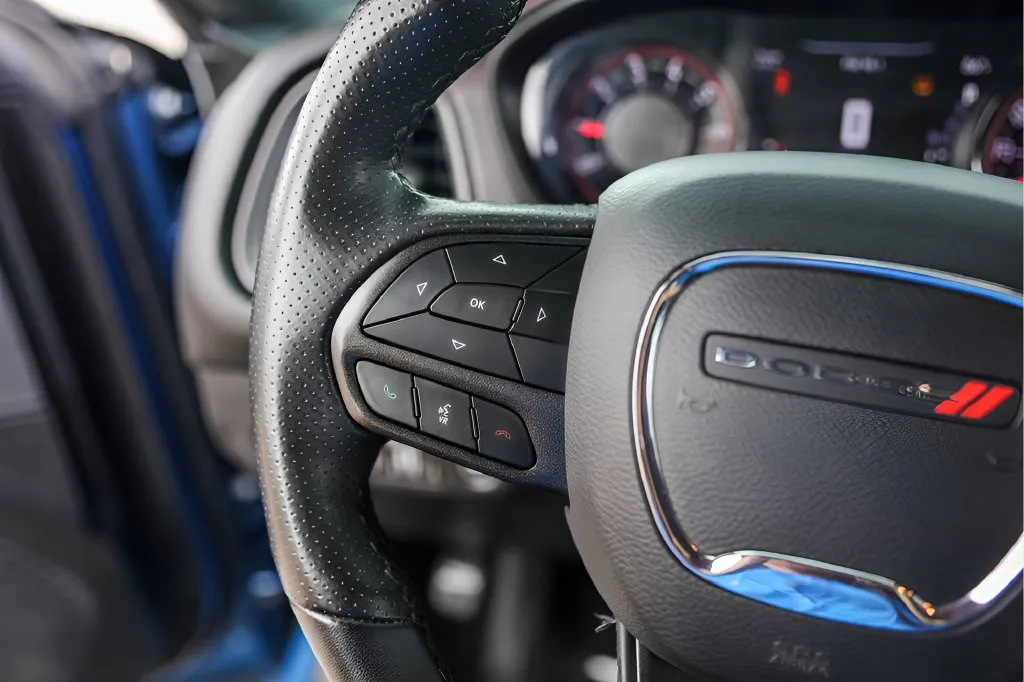 Dodge Challenger photo 16