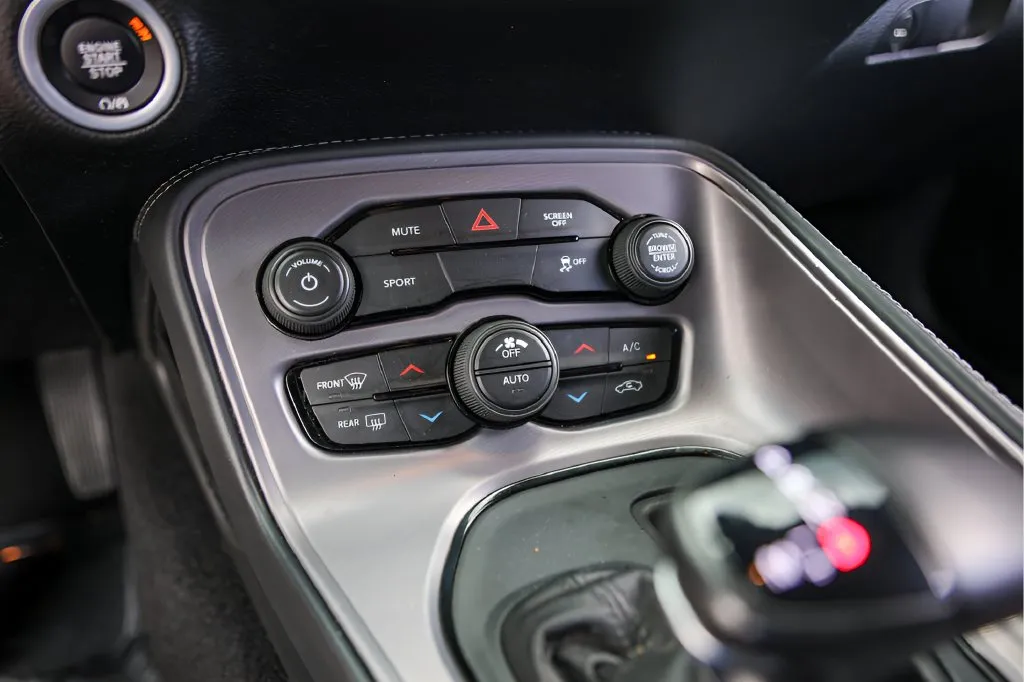 Dodge Challenger photo 20