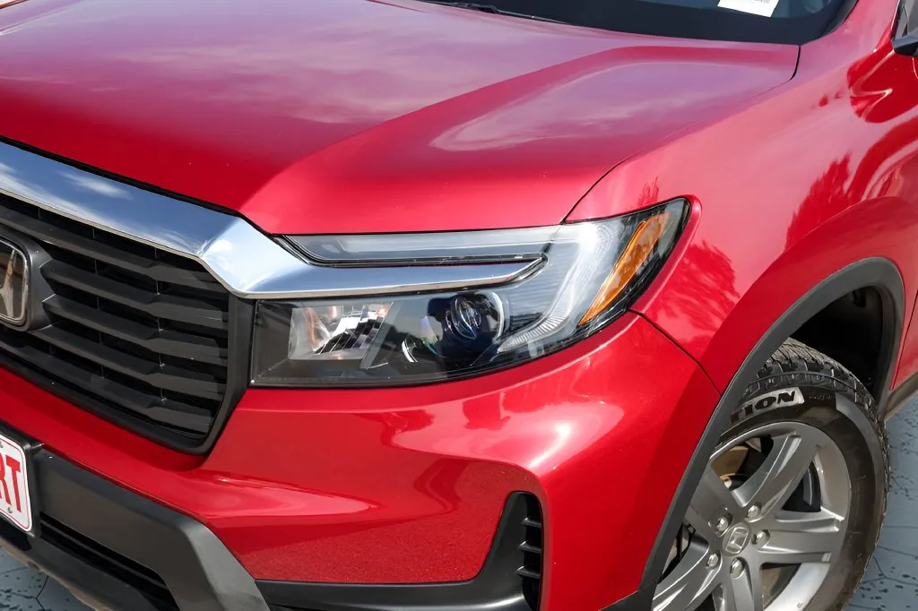 Honda Ridgeline photo 3