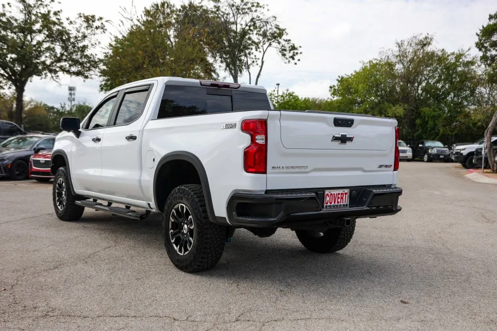 Chevrolet Silverado photo 5