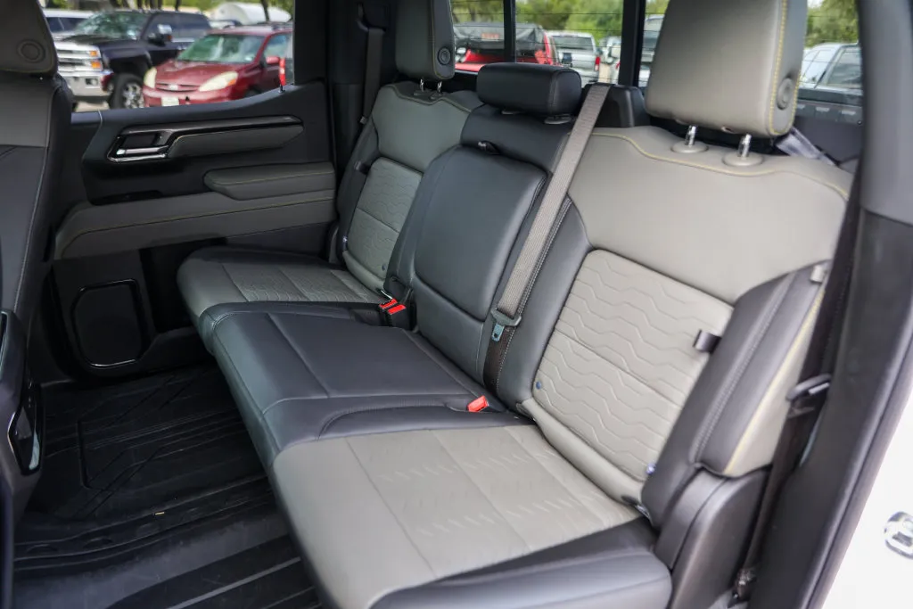Chevrolet Silverado photo 27