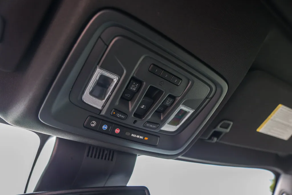 Chevrolet Silverado photo 23
