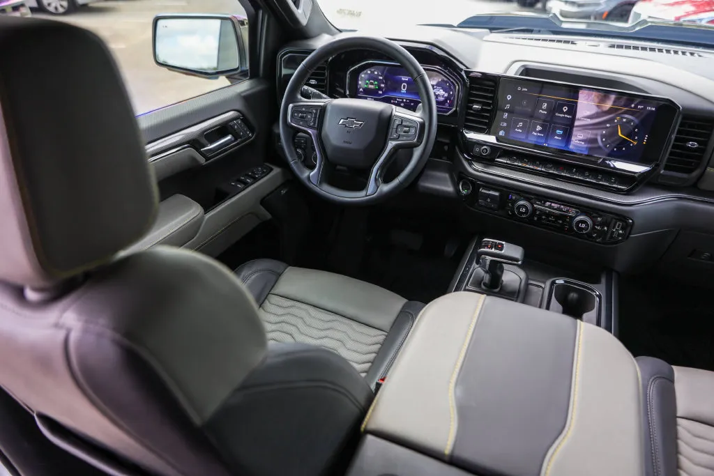 Chevrolet Silverado photo 29