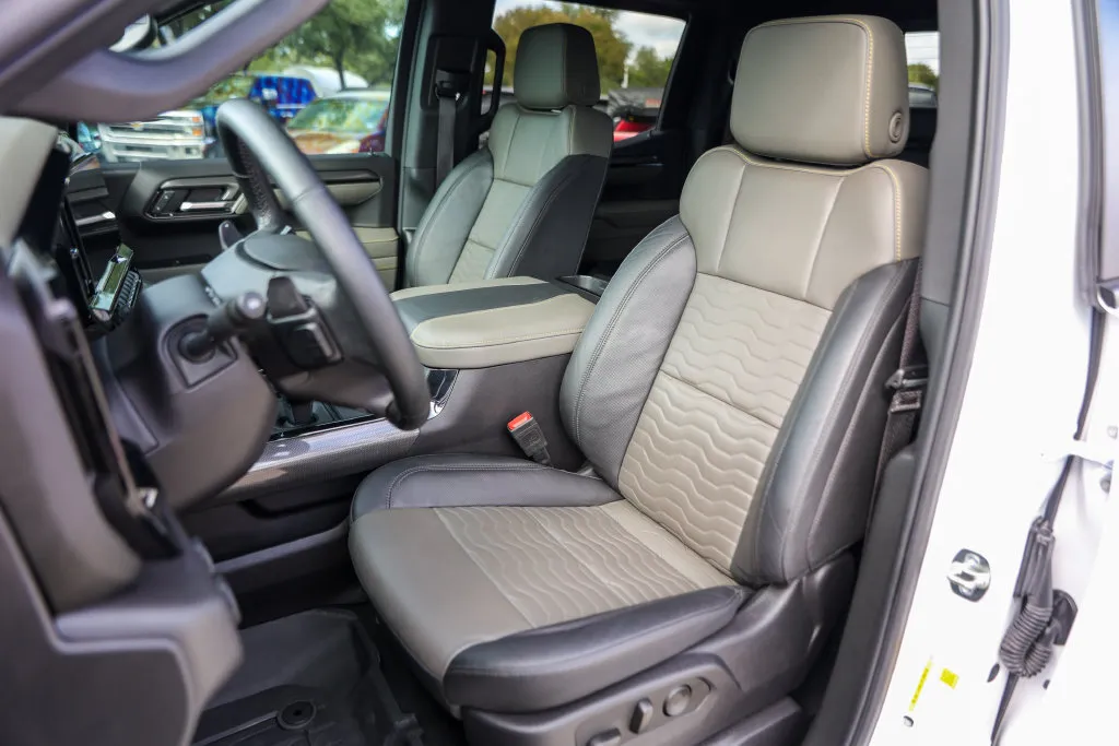 Chevrolet Silverado photo 9