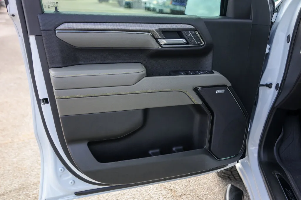 Chevrolet Silverado photo 26