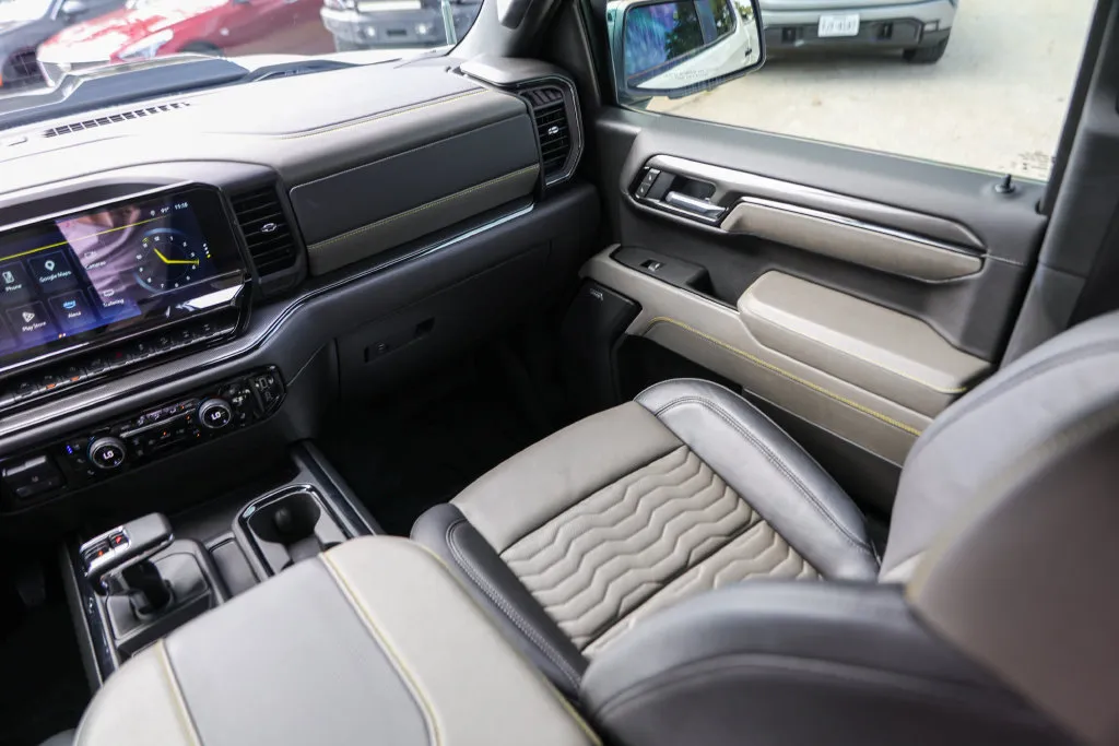 Chevrolet Silverado photo 30