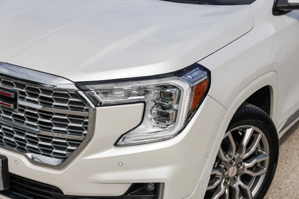 GMC Terrain photo 2