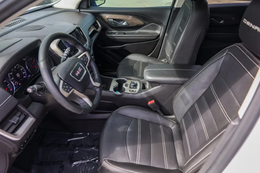 GMC Terrain photo 11