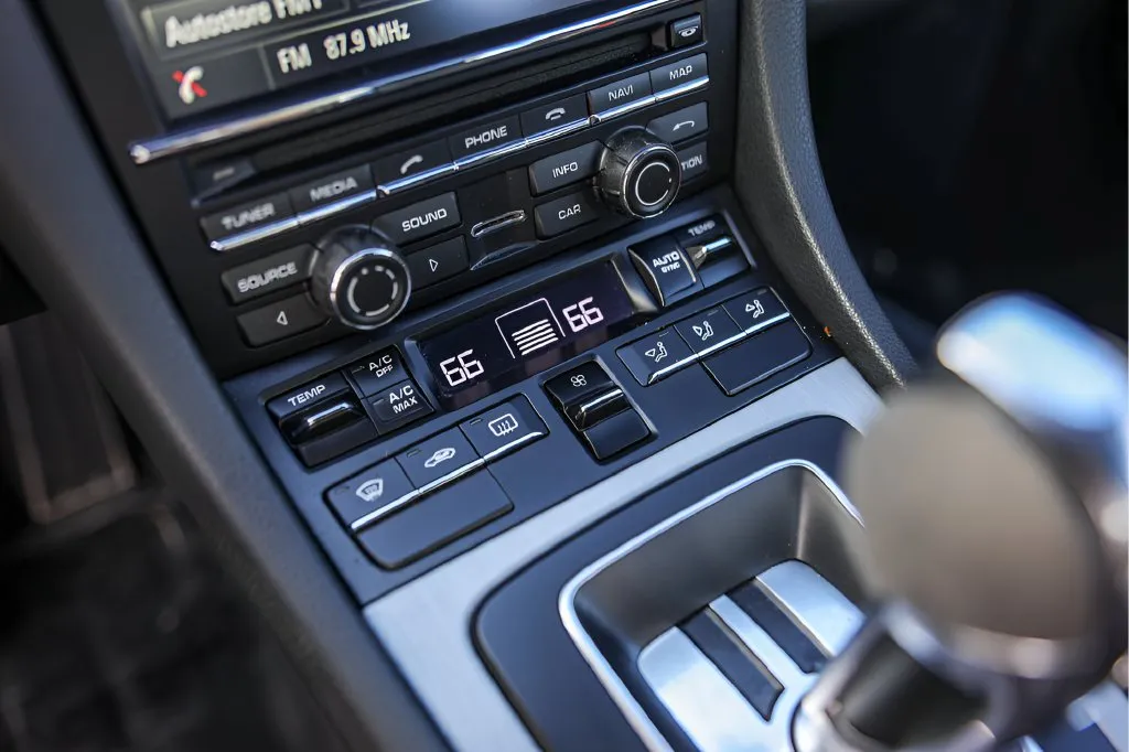 Porsche 911 photo 22