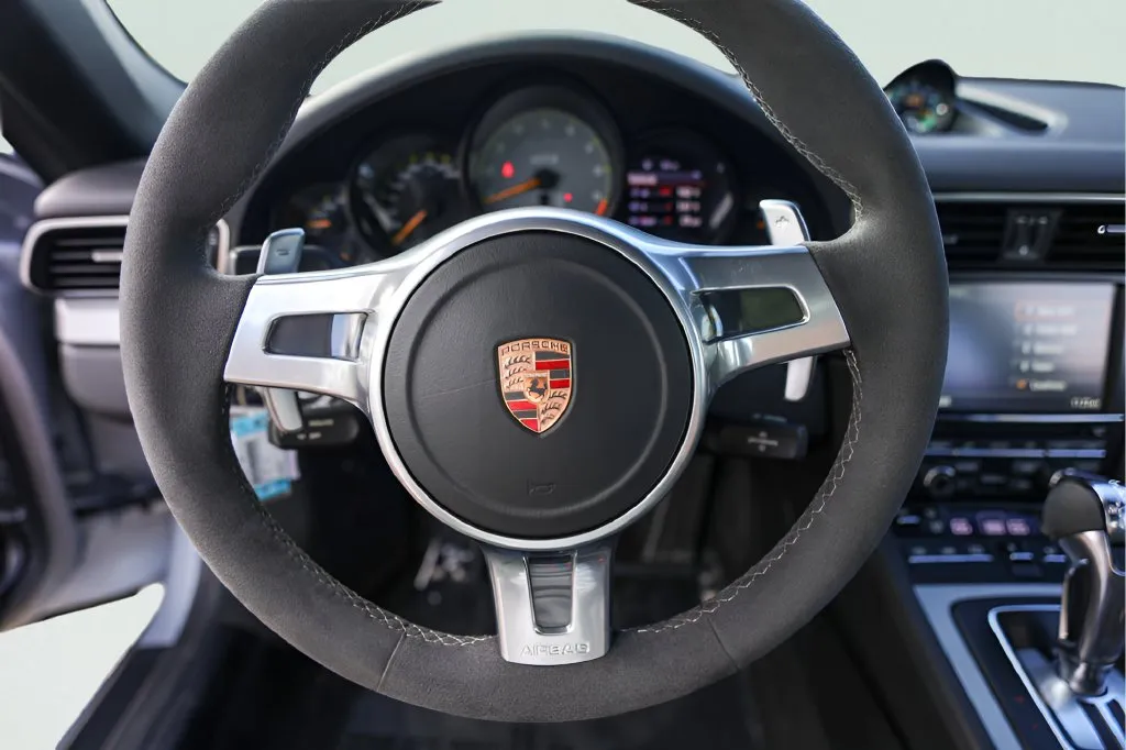 Porsche 911 photo 16