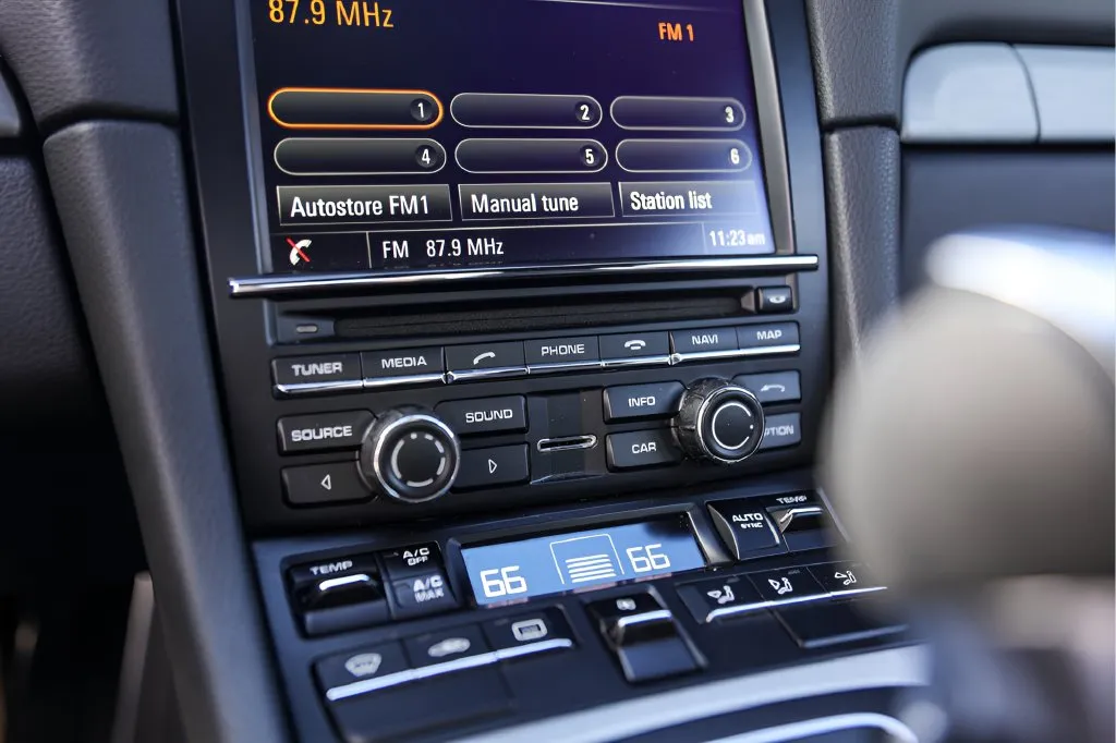 Porsche 911 photo 21