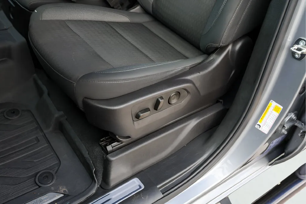 GMC Sierra photo 10