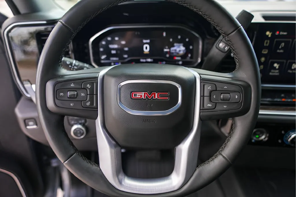 GMC Sierra photo 14