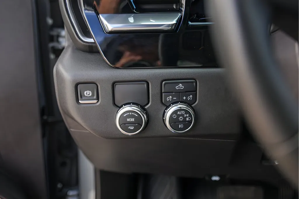GMC Sierra photo 17