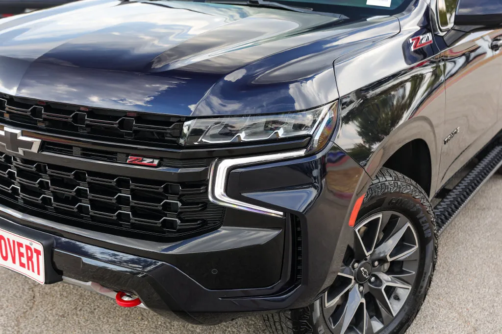 Chevrolet Tahoe photo 2