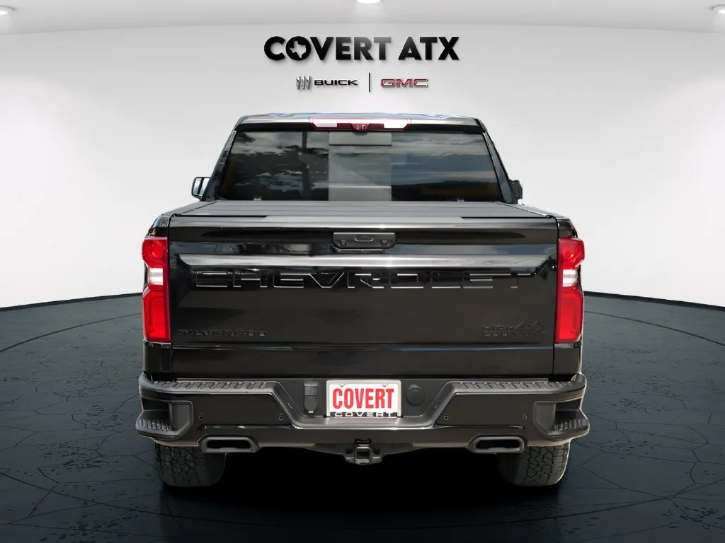 Chevrolet Silverado photo 4