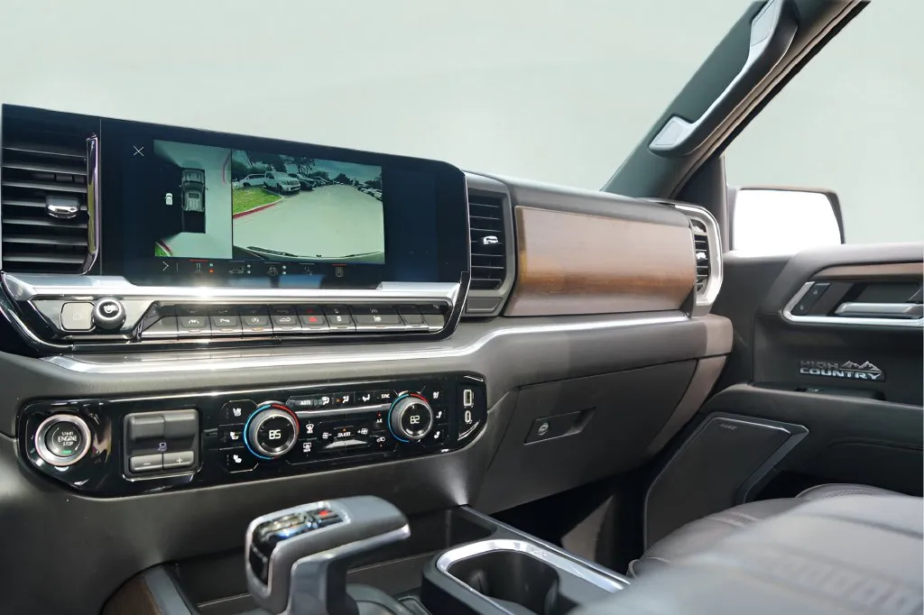 Chevrolet Silverado photo 17