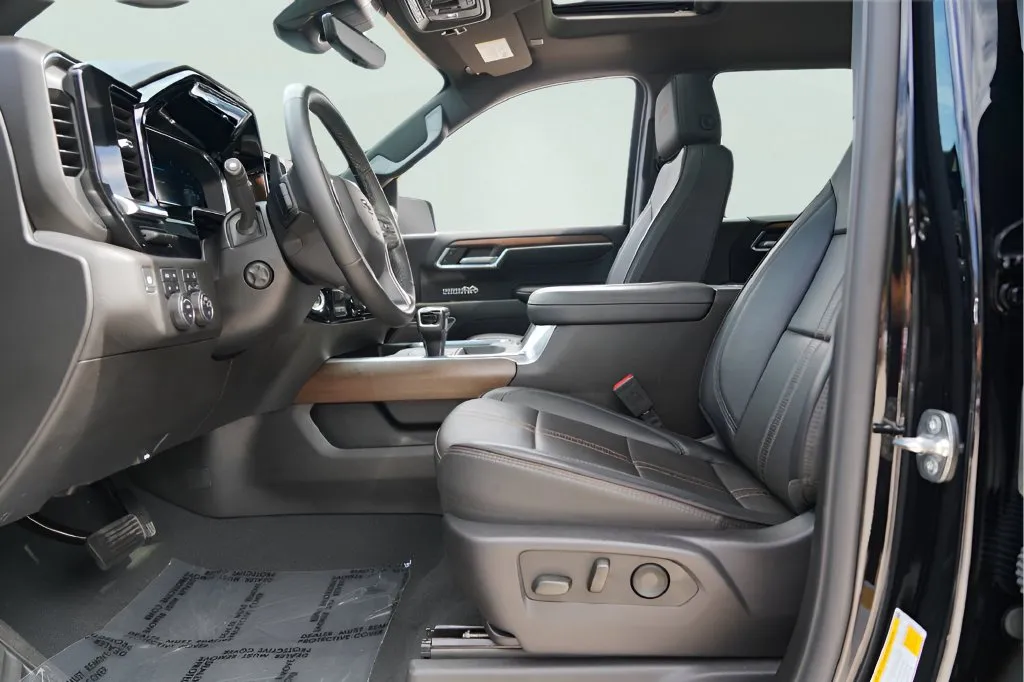 Chevrolet Silverado photo 10
