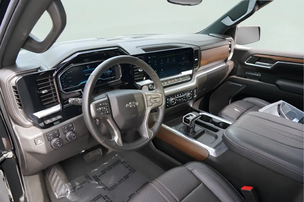 Chevrolet Silverado photo 9