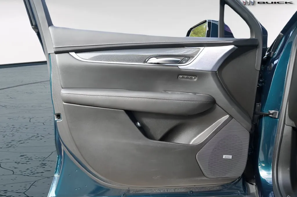 Cadillac XT5 photo 18