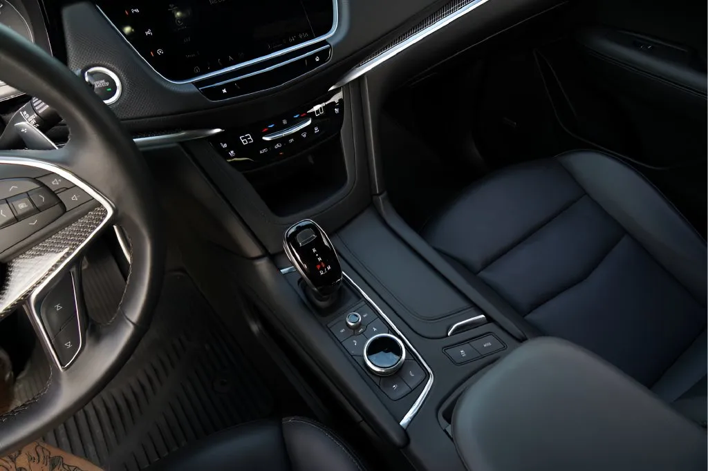 Cadillac XT5 photo 17