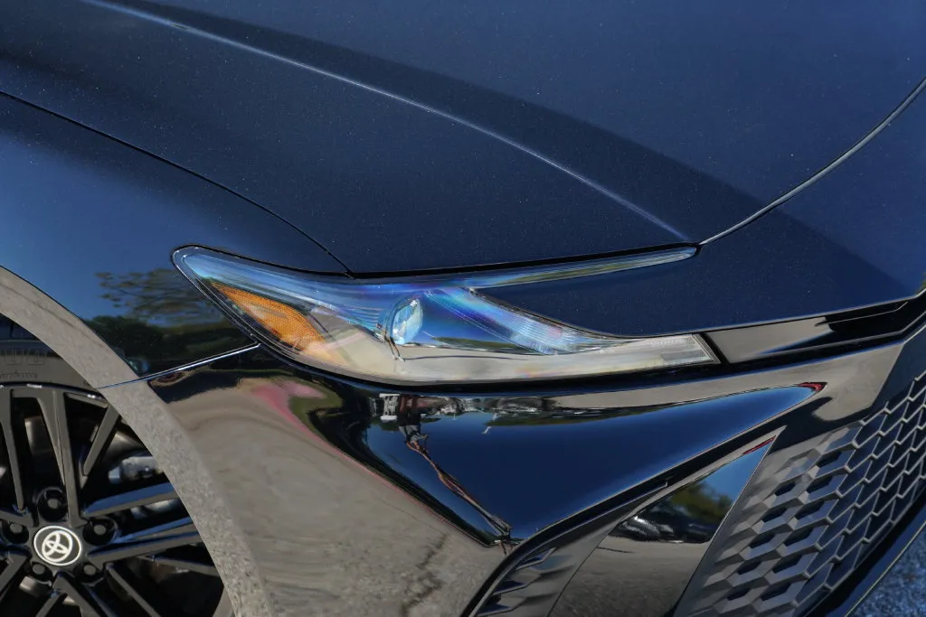 Toyota Camry photo 2