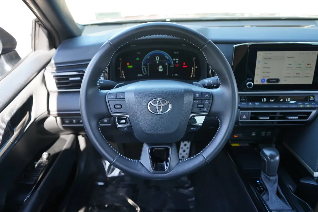 Toyota Camry photo 25