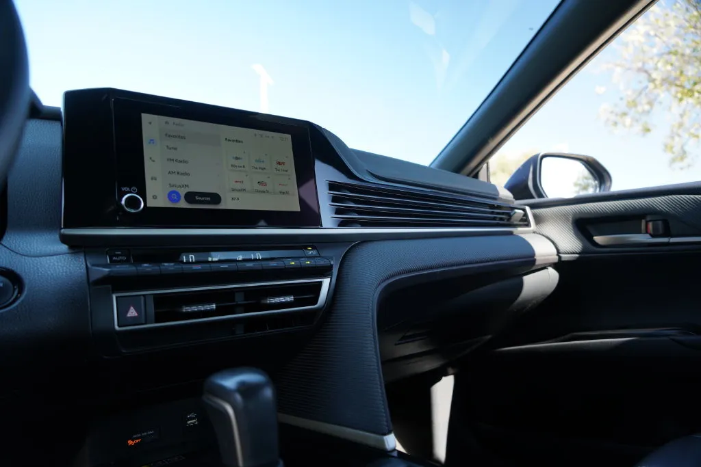 Toyota Camry photo 15