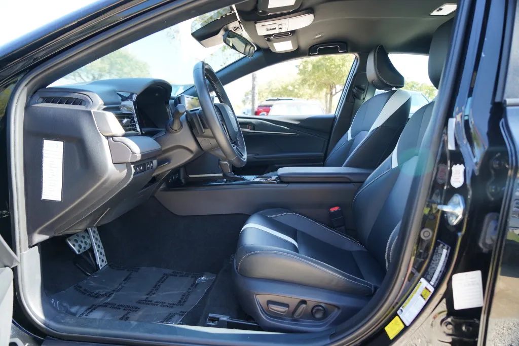 Toyota Camry photo 8