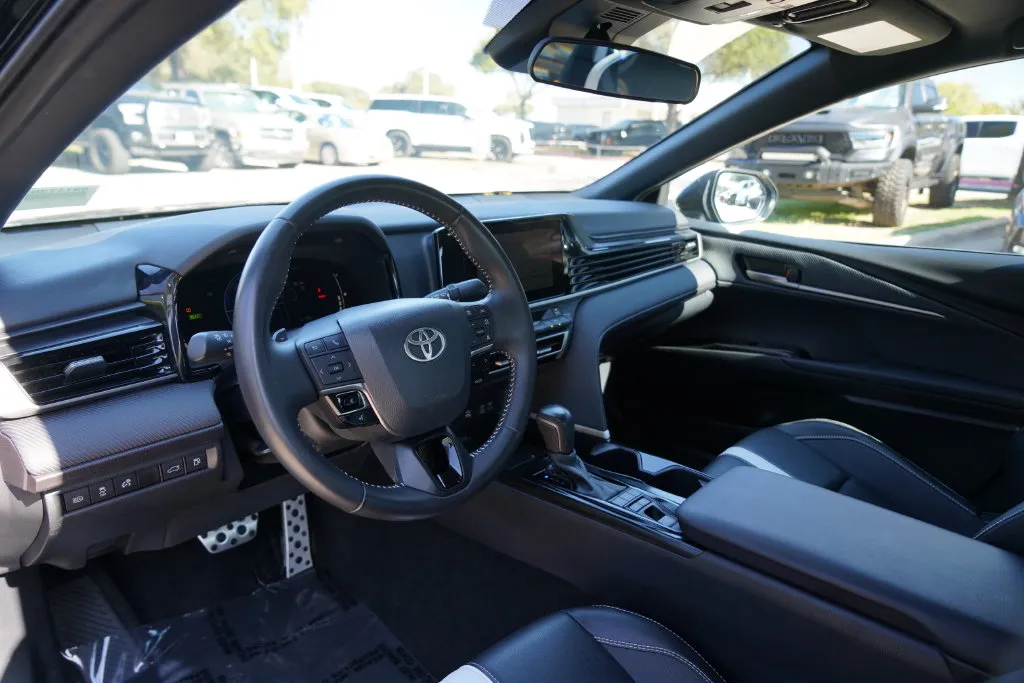 Toyota Camry photo 7