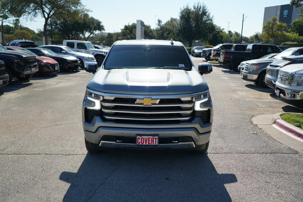 Chevrolet Silverado photo 4