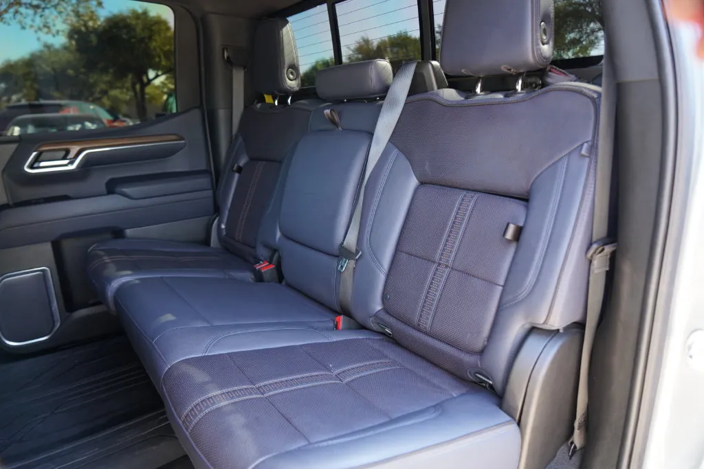 Chevrolet Silverado photo 29