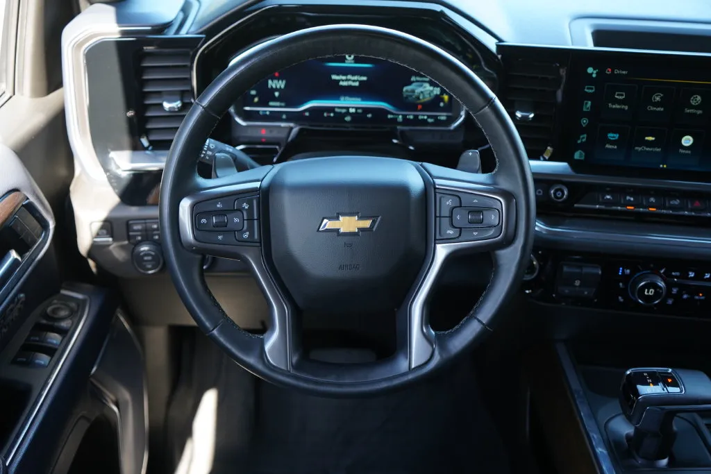 Chevrolet Silverado photo 25