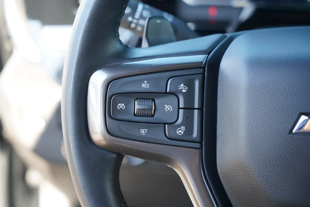 Chevrolet Silverado photo 11