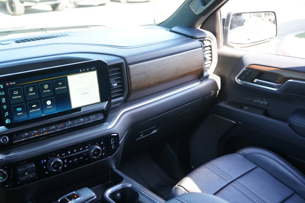 Chevrolet Silverado photo 26