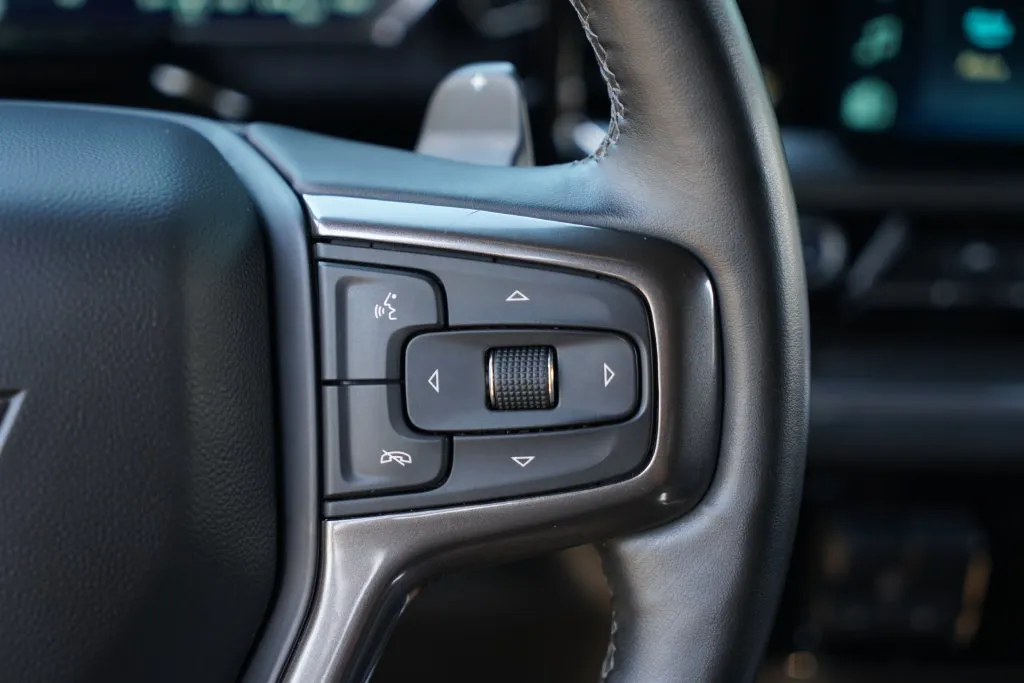 Chevrolet Silverado photo 12