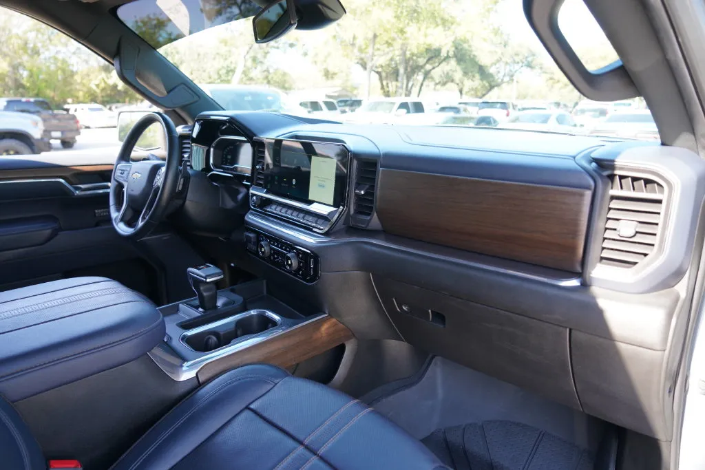 Chevrolet Silverado photo 21