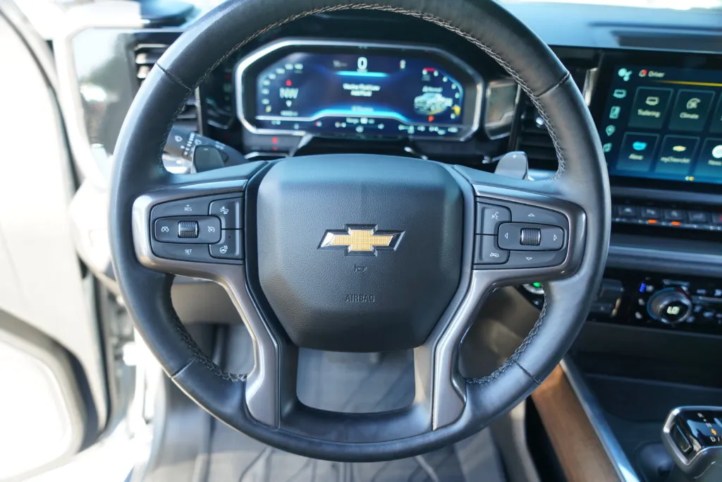 Chevrolet Silverado photo 10