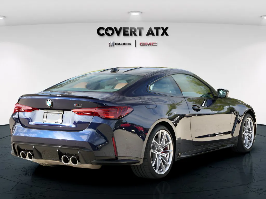 BMW M4 photo 4