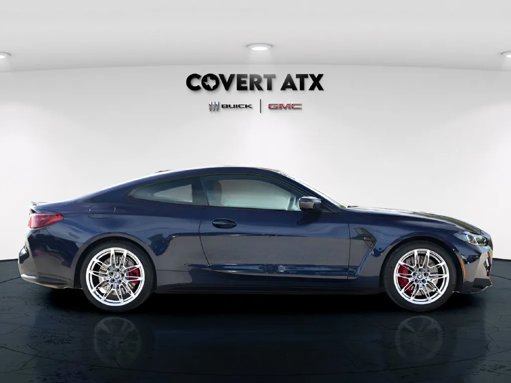 BMW M4 photo 2