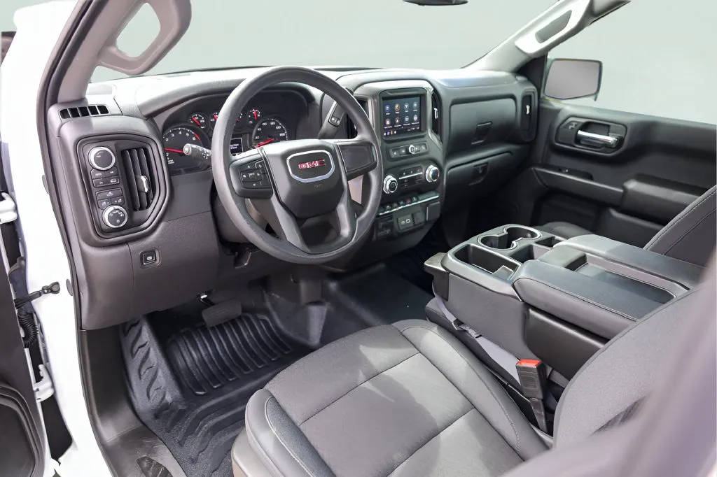 GMC Sierra photo 9
