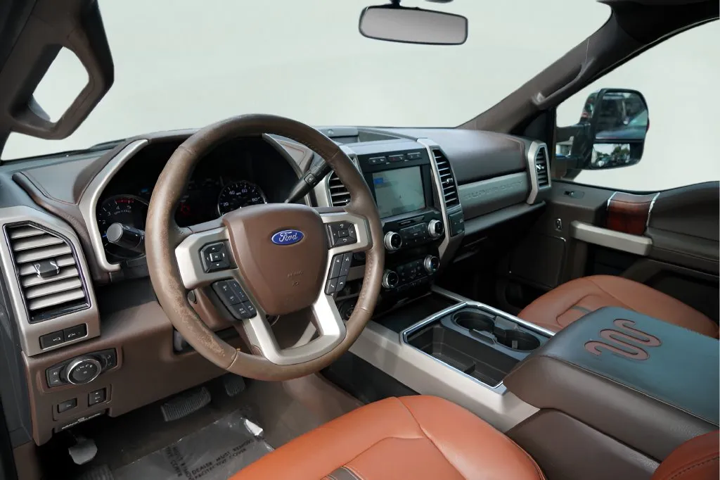 Ford F-250SD photo 8