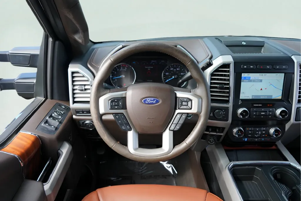 Ford F-250SD photo 26