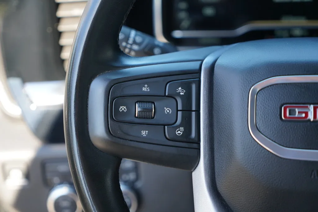 GMC Sierra photo 11