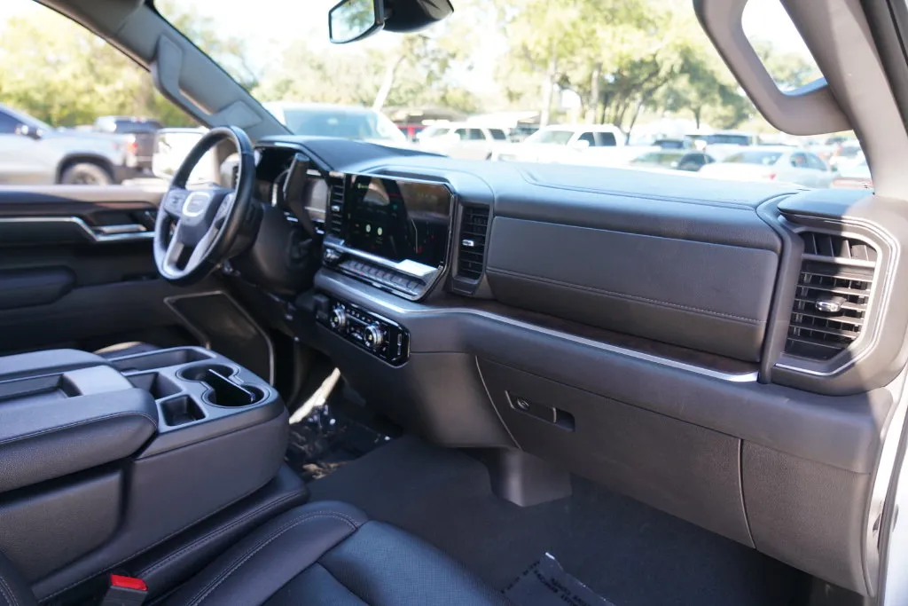 GMC Sierra photo 21